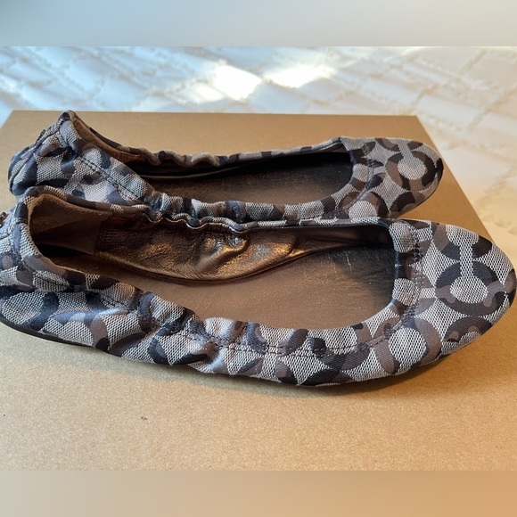 Coach "Aly" C Logo Signature Tan Gray & Black Camo Ballet Flats Shoes Size 7.5B - Picture 13 of 15